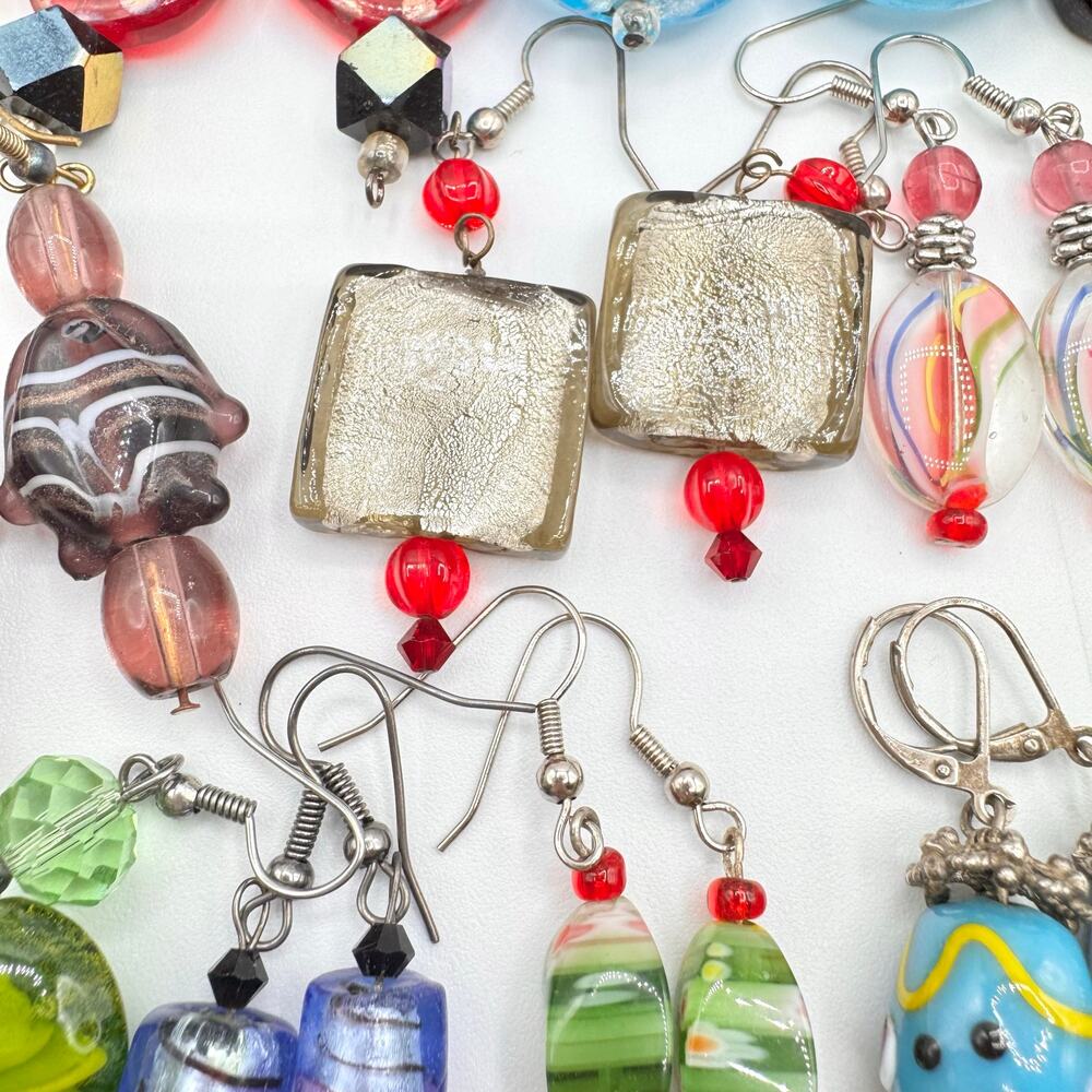 Large Mixed Art Glass Earring Lot Lampwork Dichroic Slag Fun Colorful 31 Pair - Picture 10 of 16